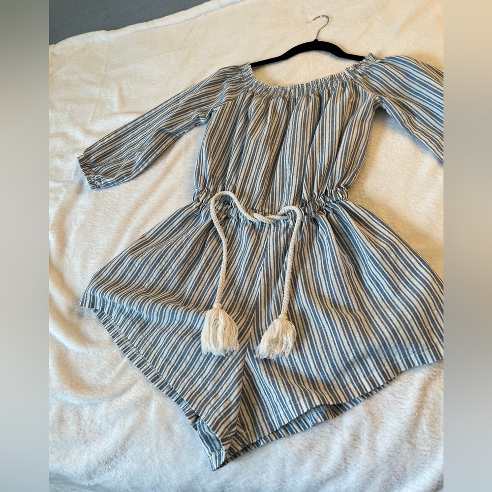 Size 8, Blue and White stripes